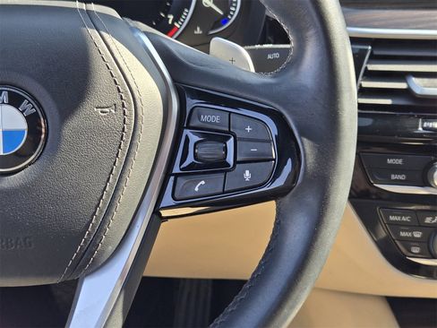 Used 2019 BMW 530i w/ Convenience Package image 27