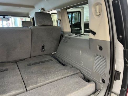 Used 2006 Jeep Commander 4WD image 25