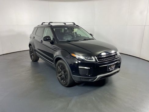 Used 2019 Land Rover Range Rover Evoque SE Premium image 3