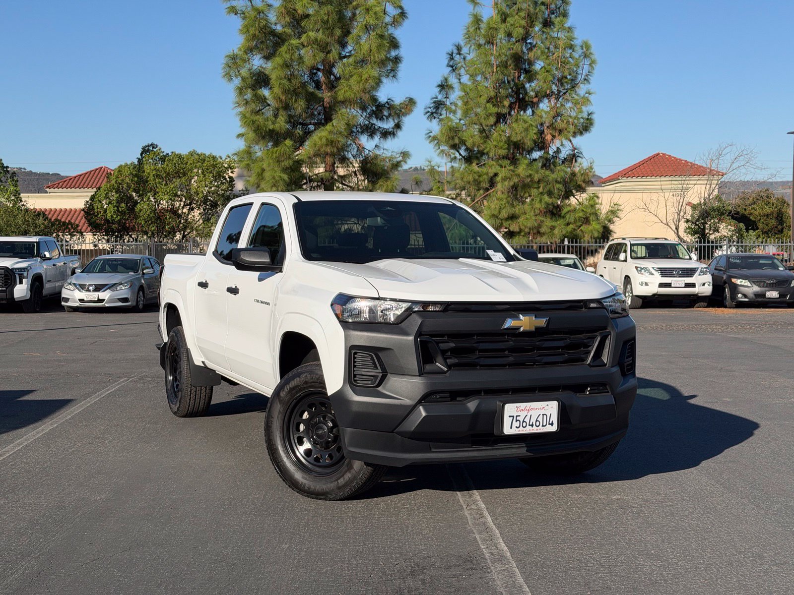 Used 2024 Chevrolet Colorado W/T RWD image 1