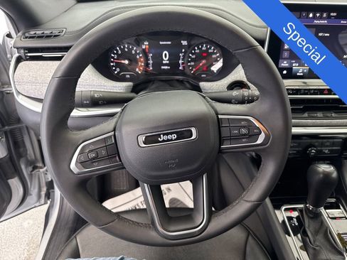 Used 2024 Jeep Compass Latitude AWD/4WD image 24