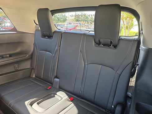 Certified 2026 INFINITI QX60 Luxe w/ Family Package image 9