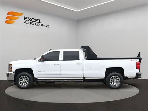 Used 2018 Chevrolet Silverado 3500 LT image 2