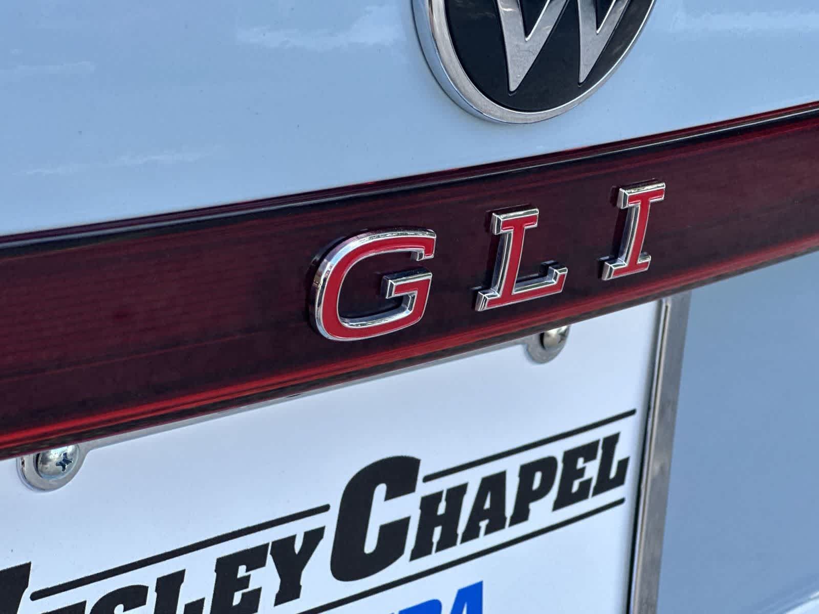 Used 2025 Volkswagen Jetta GLI Autobahn FWD image 11