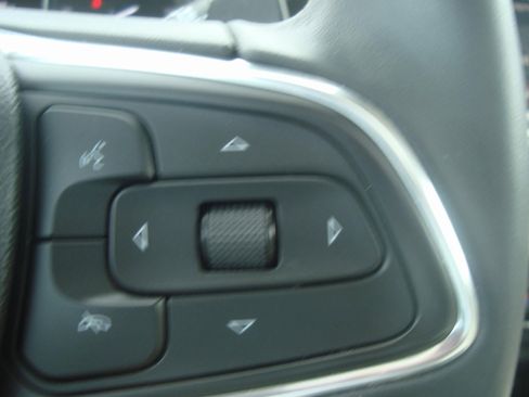 Used 2022 Buick Envision Essence w/ Technology Package I AWD/4WD image 18