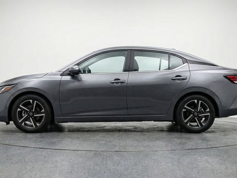 Used 2025 Nissan Sentra SV image 5
