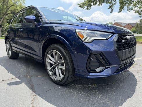 Certified 2025 Audi Q3 2.0T Premium w/ Convenience Package AWD/4WD image 1