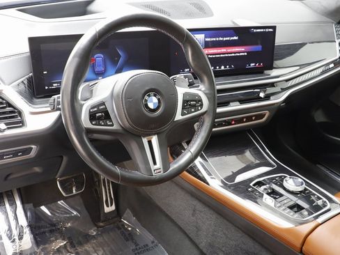 Certified 2025 BMW X7 M60i image 7