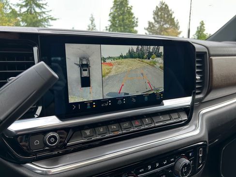 Used 2024 Chevrolet Silverado 2500 High Country w/ High Country Premium Package image 19