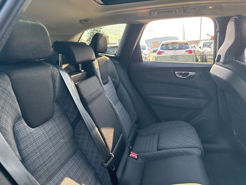 Certified 2023 Volvo XC60 B5 Core image 10