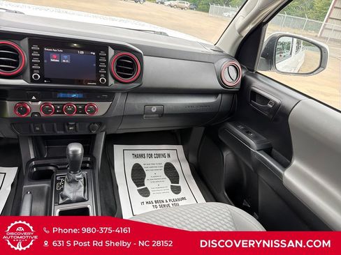 Used 2022 Toyota Tacoma SR AWD/4WD image 33