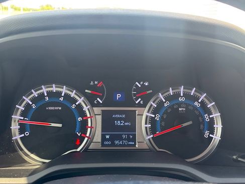 Used 2019 Toyota 4Runner SR5 Premium RWD image 21