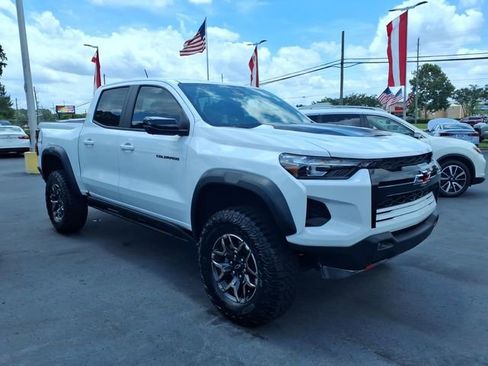 Used 2024 Chevrolet Colorado ZR2 w/ Technology Package AWD/4WD image 1