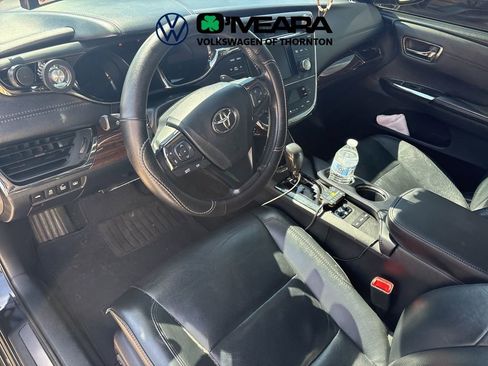 Used 2013 Toyota Avalon Limited w/ Technology Pkg FWD image 7