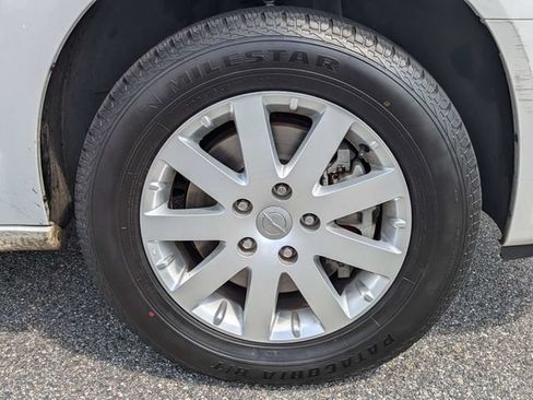 Used 2016 Chrysler Town & Country Touring FWD image 11