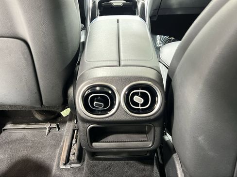 Used 2024 Mercedes-Benz GLC 300 4MATIC image 20