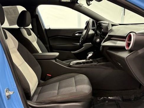 Used 2024 Chevrolet Trax RS w/ Sunroof Package image 21