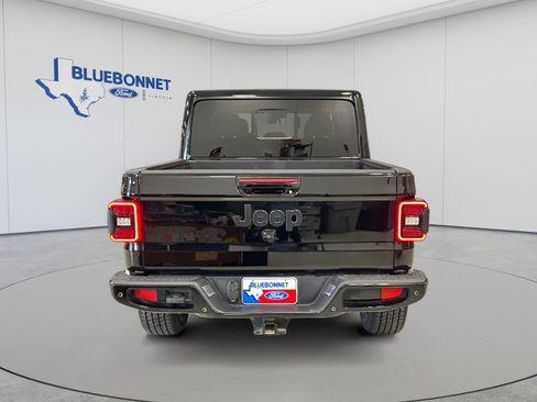 Used 2022 Jeep Gladiator Overland AWD/4WD image 6