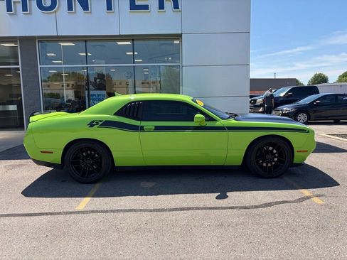 Used 2015 Dodge Challenger R/T Plus RWD image 23