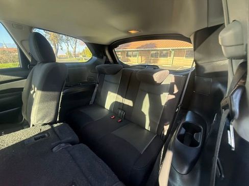 Used 2020 Nissan Pathfinder S image 13