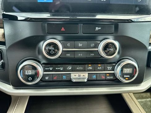 Used 2023 Ford Expedition Limited AWD/4WD image 19