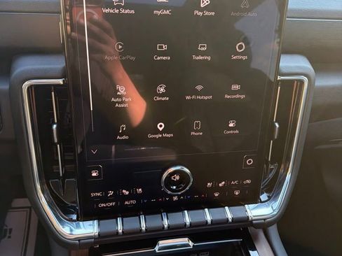 Used 2026 GMC Yukon Denali w/ Sun & Power Step Package AWD/4WD image 29