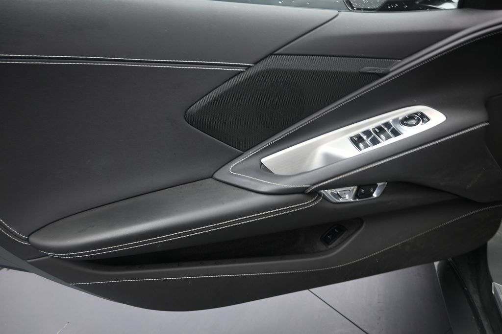 Used 2023 Chevrolet Corvette Stingray Convertible RWD image 11