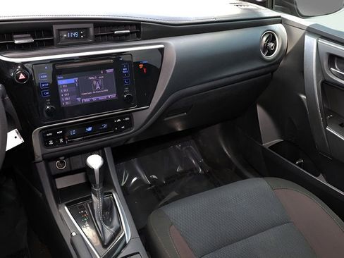Used 2019 Toyota Corolla LE image 18