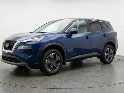 Used 2025 Nissan Rogue SV AWD/4WD image 3