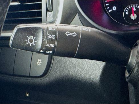 Used 2017 Kia Sorento LX w/ LX Convenience Package image 12