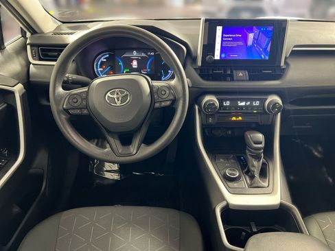 Used 2025 Toyota RAV4 XLE AWD/4WD image 23