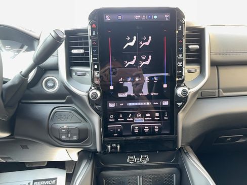 New 2026 RAM 2500 Laramie AWD/4WD image 31