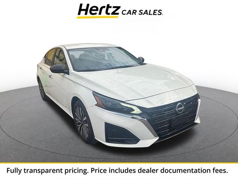 Used 2025 Nissan Altima 2.5 SV FWD image 1