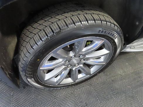 Used 2015 Chevrolet Suburban LTZ AWD/4WD image 8