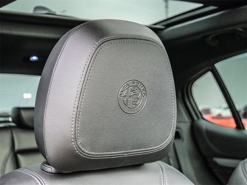 Used 2024 Alfa Romeo Stelvio Ti image 20