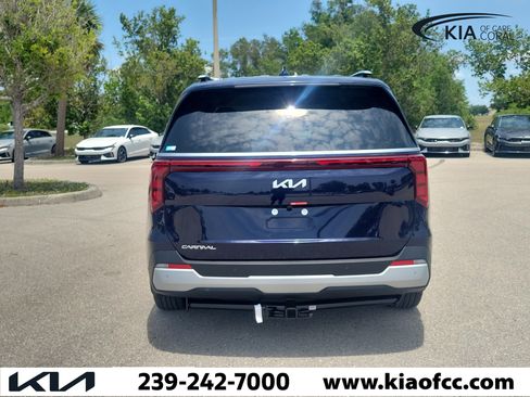New 2026 Kia Carnival EX FWD image 5
