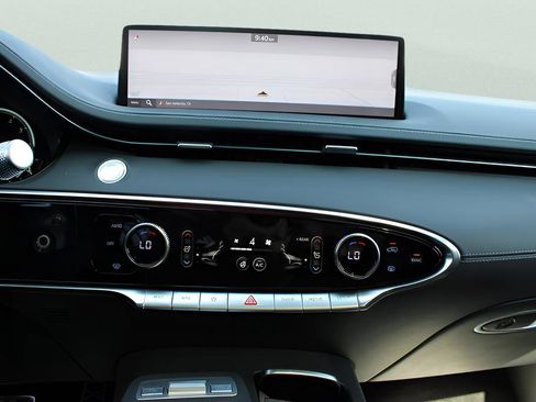 Used 2024 Genesis GV70 2.5T w/ Sport Prestige Package image 18