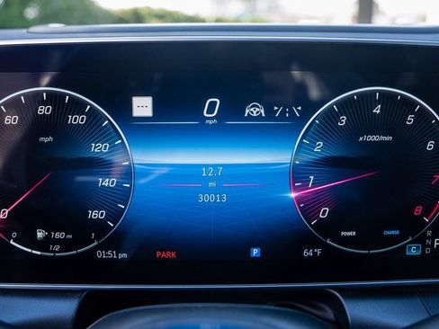 Used 2023 Mercedes-Benz GLC 300 4MATIC w/ Pinnacle Trim Package image 10