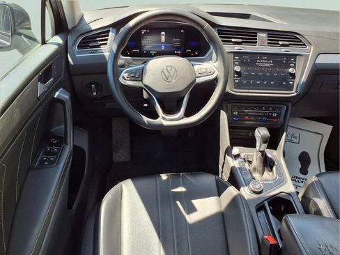 Used 2022 Volkswagen Tiguan SE AWD/4WD image 12