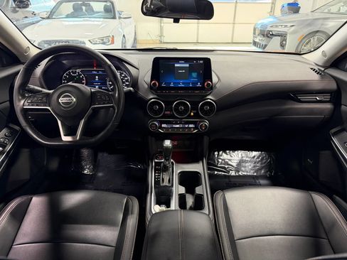 Used 2023 Nissan Sentra SR w/ SR Premium Package FWD image 2