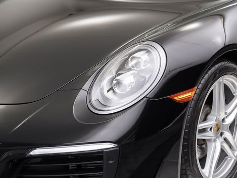 Used 2018 Porsche 911 Carrera RWD image 14