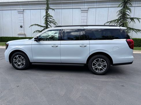 Used 2025 Ford Expedition Max Active AWD/4WD image 11