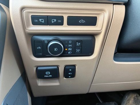 Used 2021 Ford F150 Lariat w/ Equipment Group 502A High image 28