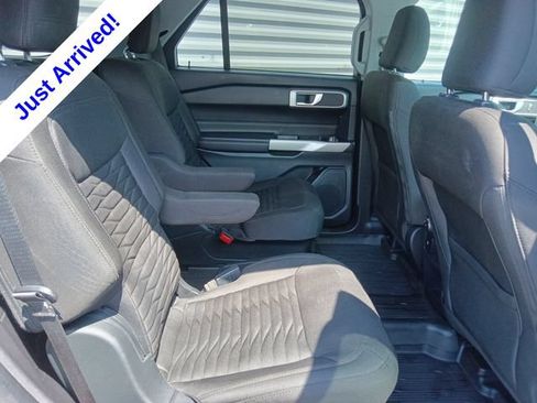 Used 2021 Ford Explorer XLT AWD/4WD image 32