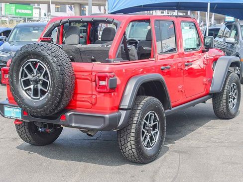 Used 2025 Jeep Wrangler Unlimited Rubicon AWD/4WD image 35