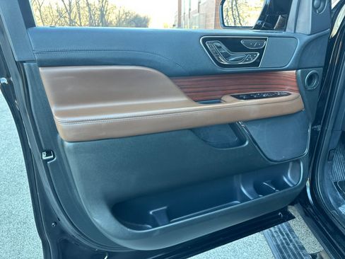 Used 2023 Lincoln Navigator L Reserve image 29