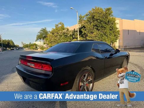 Used 2014 Dodge Challenger SXT RWD image 4