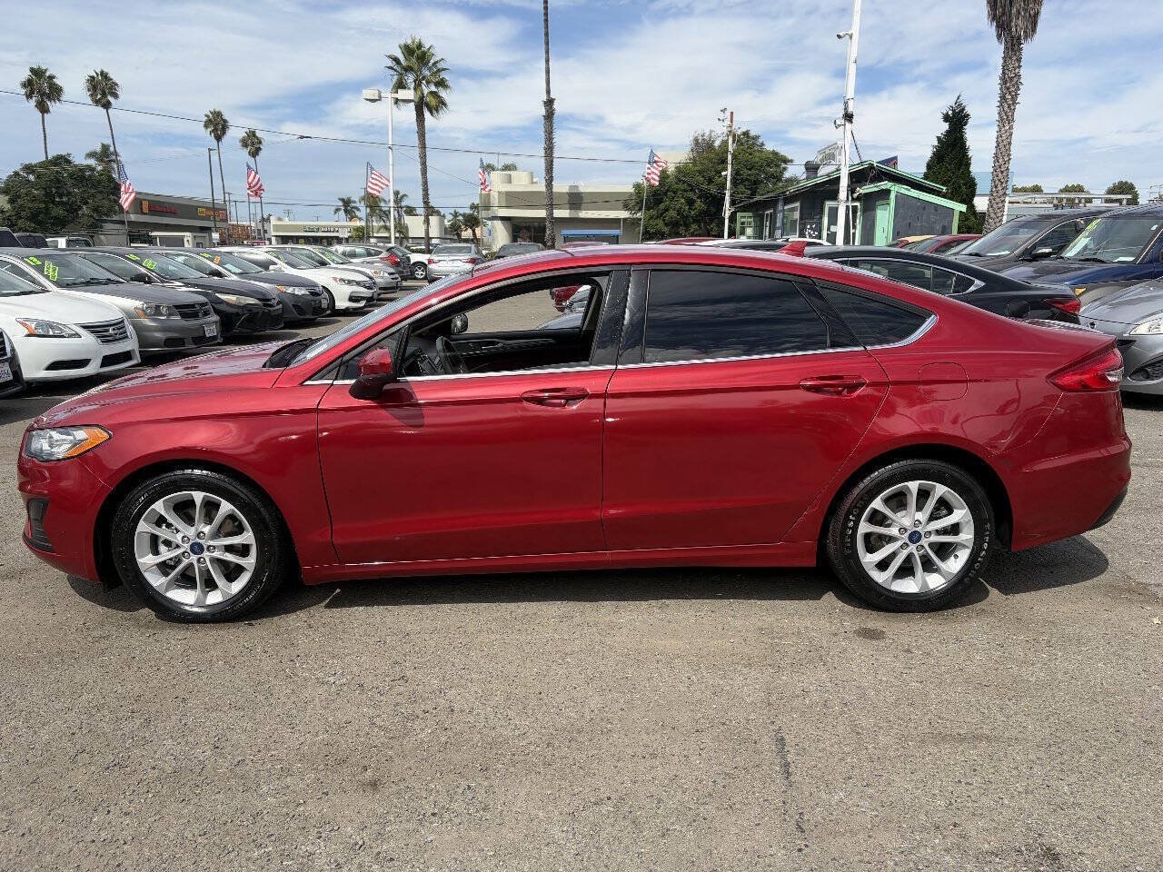 Used 2020 Ford Fusion SE FWD image 4