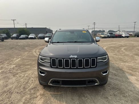 Used 2017 Jeep Grand Cherokee Limited w/ Luxury Group II AWD/4WD image 2