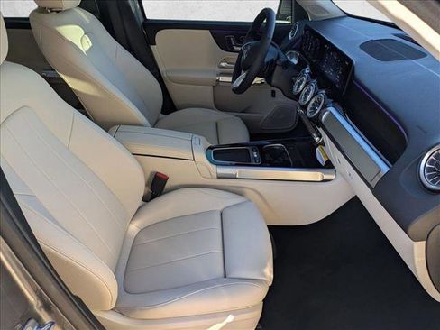 Certified 2025 Mercedes-Benz GLB 250 4MATIC image 23